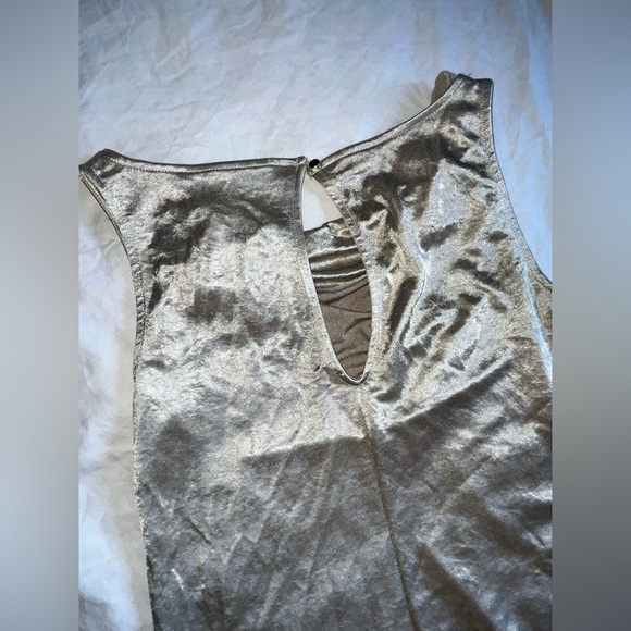 Banana Republic - Gold Top - Picture 4 of 9